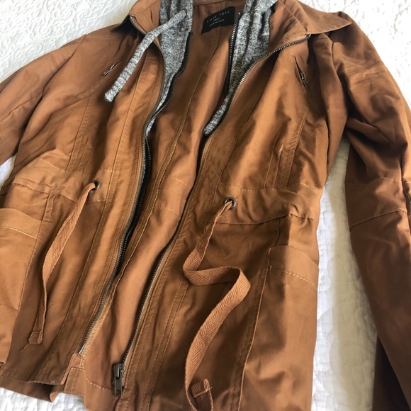 Jacket - Picture 2 of 4